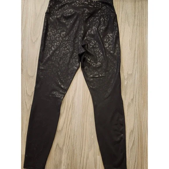 Athletic Works Animal Print‎ Embossed Legging Women's NWOT Size Large Black - Picture 6 of 6